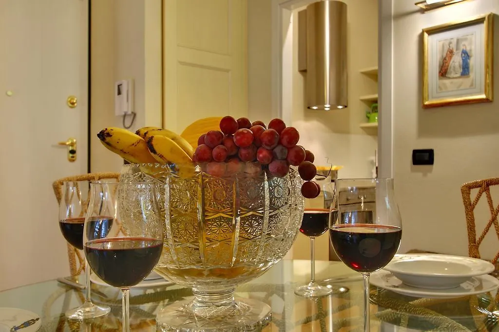Orlando Palace Apartments Firenze 0*,  Italia