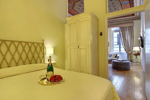 Orlando Palace Apartments Firenze 0*,  Italia